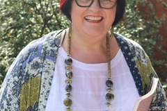 Rhian-Dafydd-beirniad-Cerdd