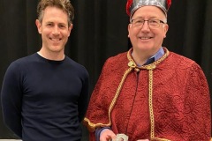 Enillydd-y-Goron-Dilwyn-Jones-Caerdydd-gydar-beirniad-Eurig-Salisbury