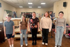 Y-plant-uwchradd-a-gymrodd-ran-yn-y-steddfod-o-ysgol-Syr-Hugh-Owen-ac-ysgol-Bodedern