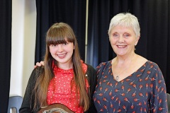 Enillydd-Tlws-Ruth-Aled-Lea-Mererid-Roberts-gyda-Mrs-Eirian-Owen