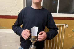 Deio-Rhys-enillydd-Cwpan-Coffa-Dilys-Jones-Eirianallt-Chwilog